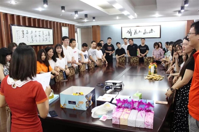 米可生日會(huì)